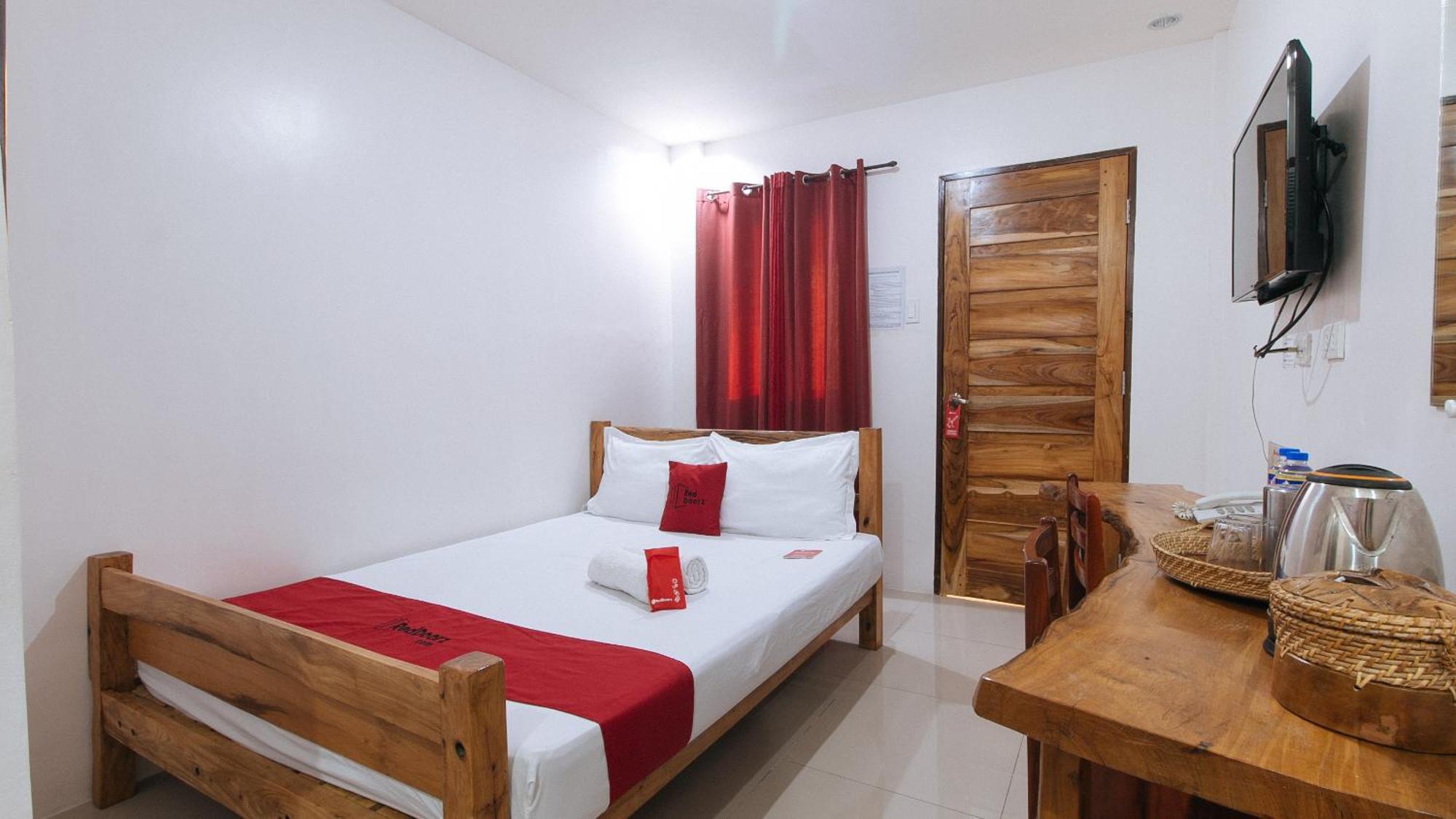 Reddoorz Plus @ Jollydays Hotel Nueva Ecija San Jose  Екстериор снимка