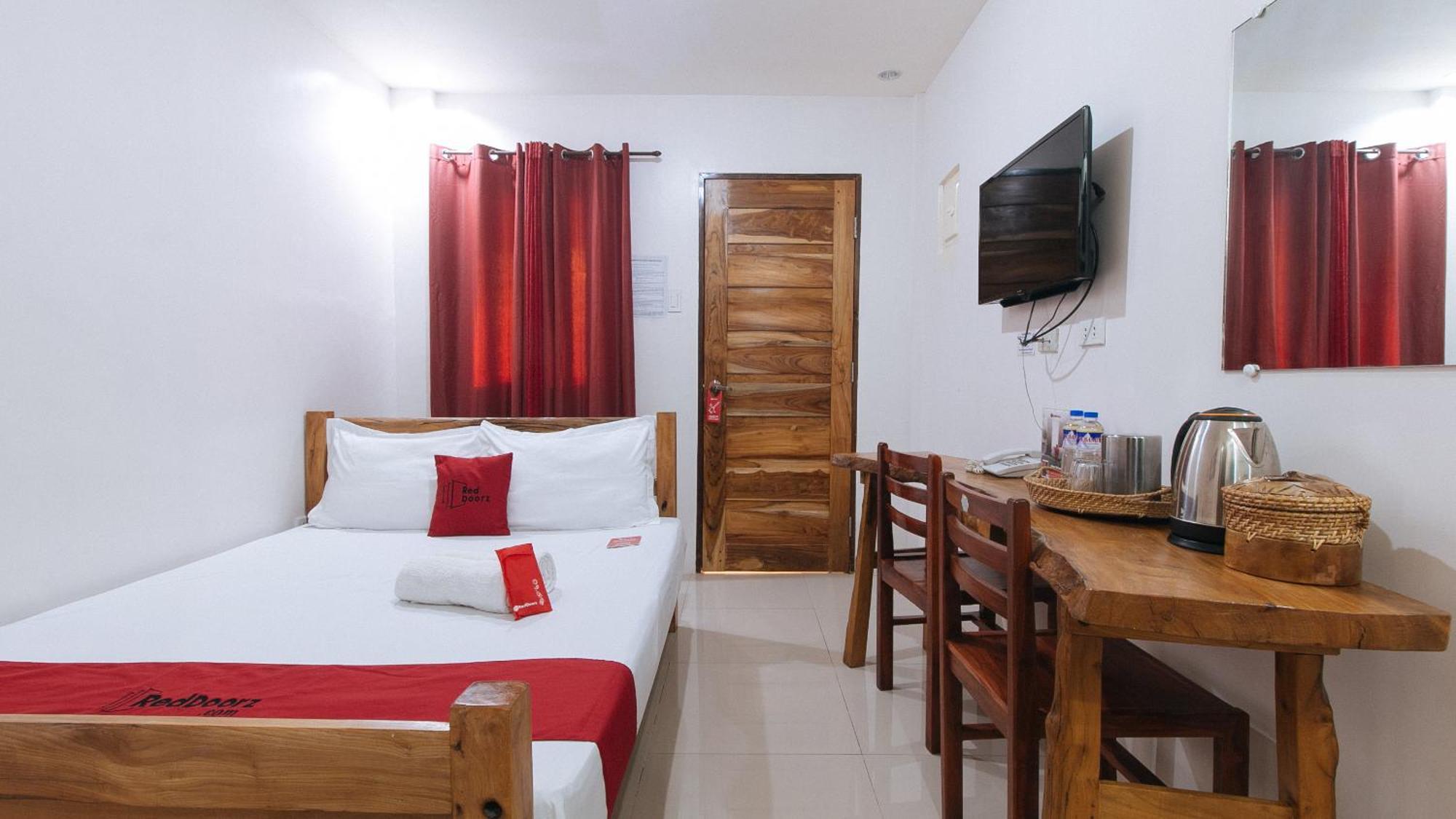 Reddoorz Plus @ Jollydays Hotel Nueva Ecija San Jose  Екстериор снимка
