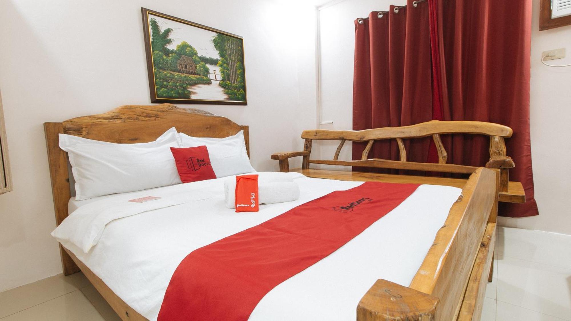 Reddoorz Plus @ Jollydays Hotel Nueva Ecija San Jose  Екстериор снимка