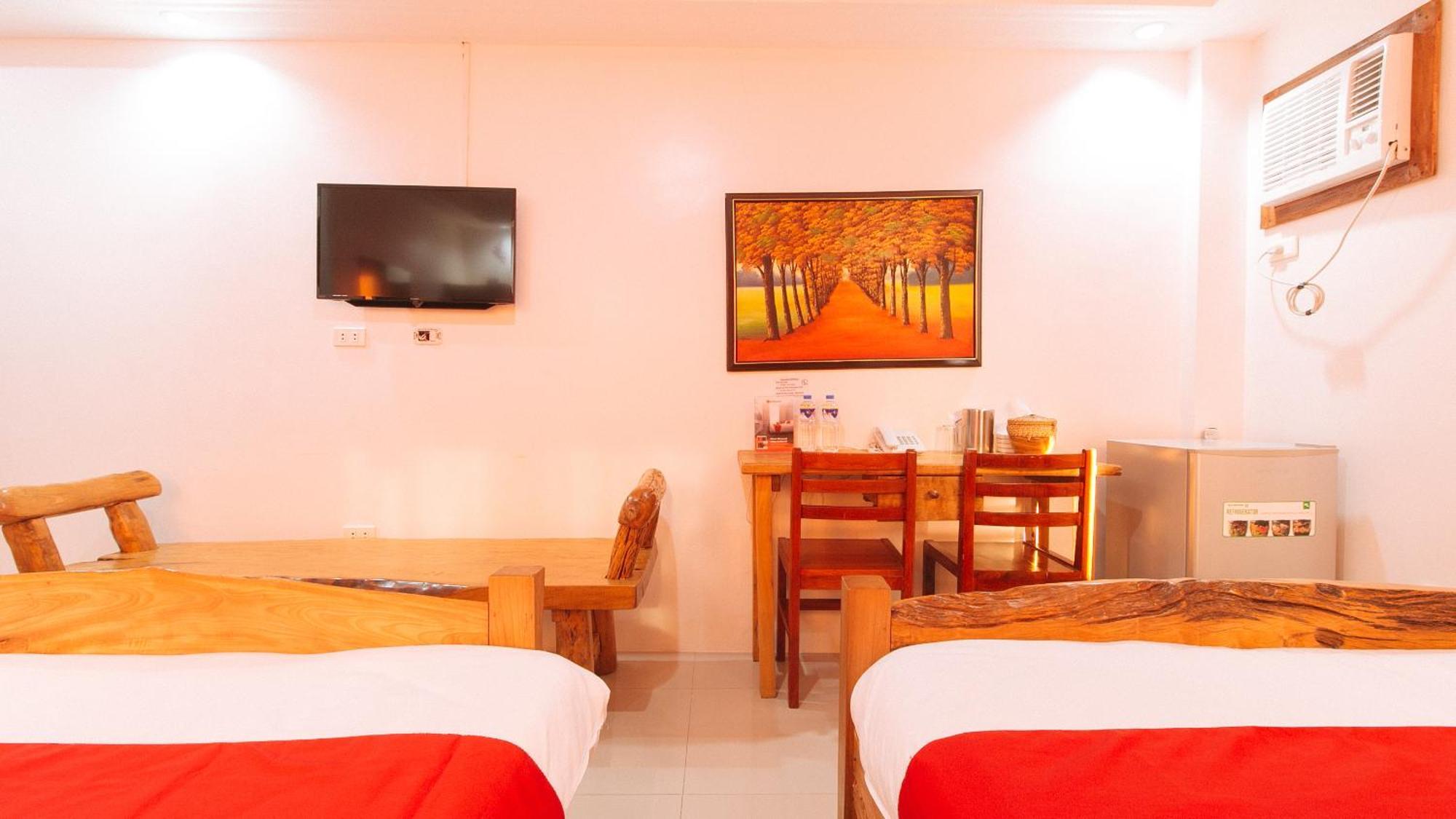 Reddoorz Plus @ Jollydays Hotel Nueva Ecija San Jose  Екстериор снимка
