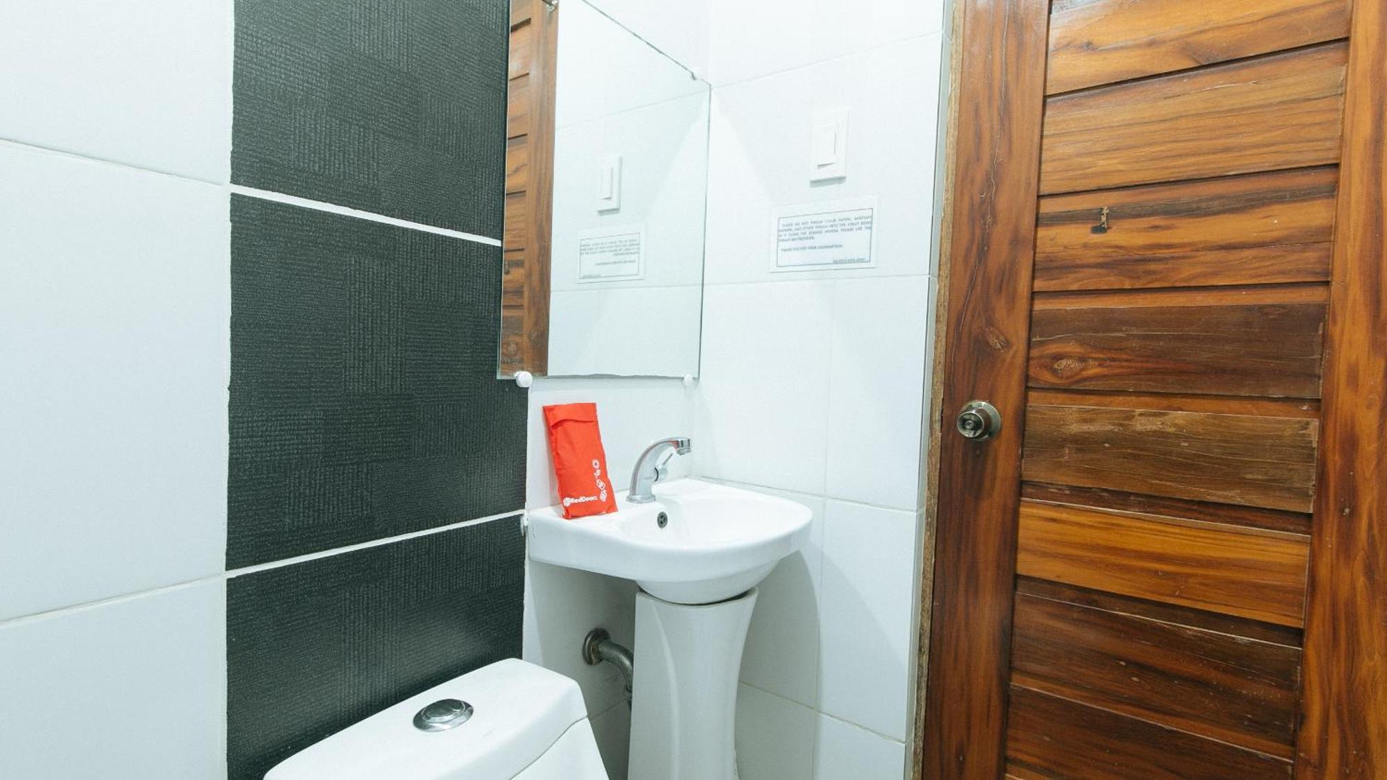Reddoorz Plus @ Jollydays Hotel Nueva Ecija San Jose  Екстериор снимка